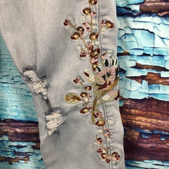 𝅺ABERCROMBIE and Fitch Jeans! - Picture 3 of 8